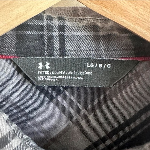 Under Armour black button-up flannel shirt- L 🌼 - Picture 6 of 7